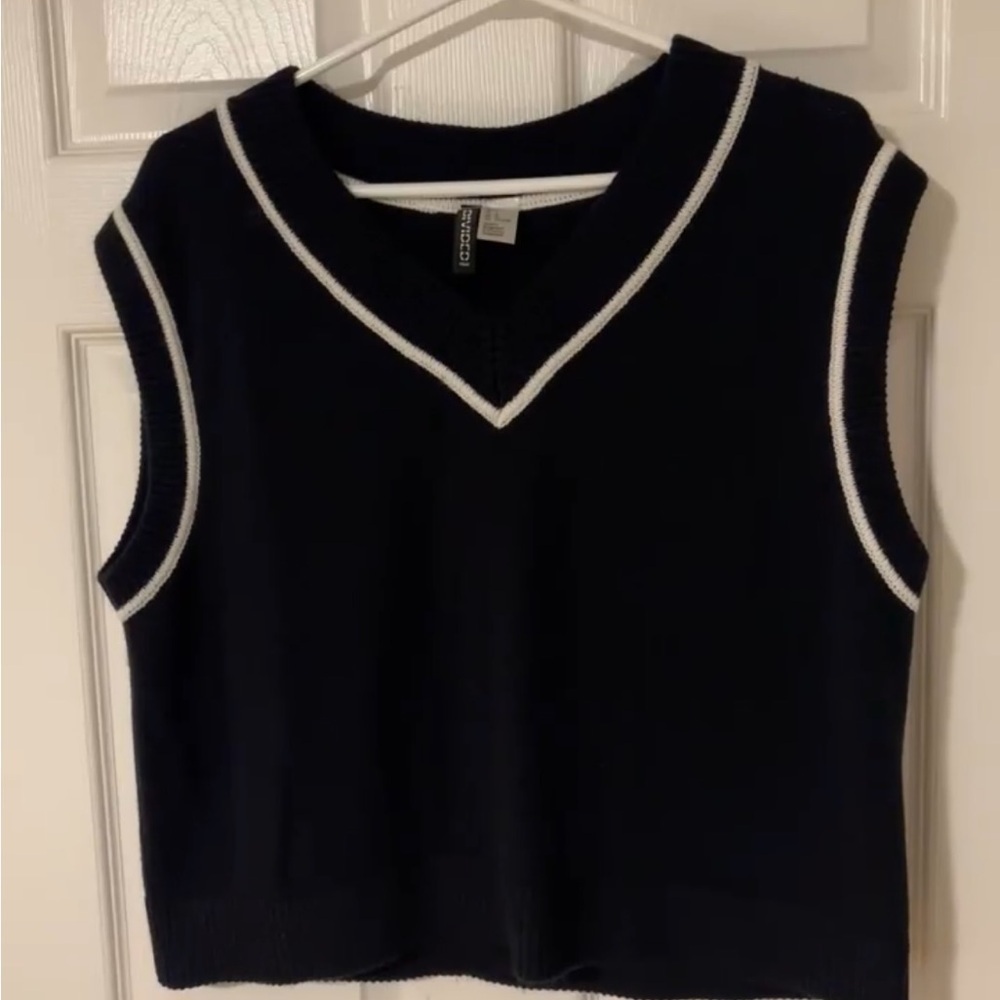 H&M Short V-neck sweater vest sleeveless sweater navy blue white contrast large - Picture 9 of 11